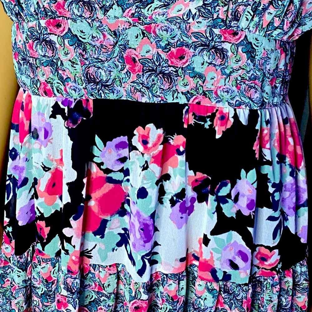 Torrid Floral Chiffon Tiered
Maxi Dress Sz 2X (18-20)
Cottagecore prairie - Picture 5 of 7
